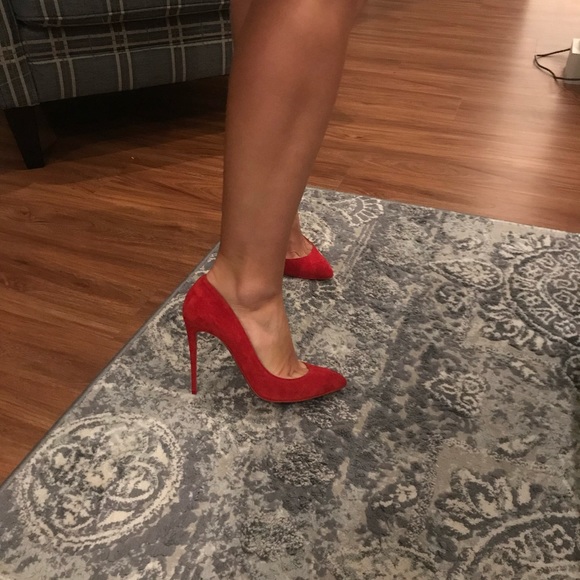 Christian Louboutin Eloise 100 in red suede. - Picture 4 of 8